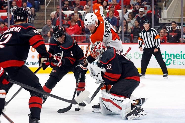 Bull City Citizen Sports Update: Hurricanes Extend Winning Streak with 6-4 Victory Over Flyers